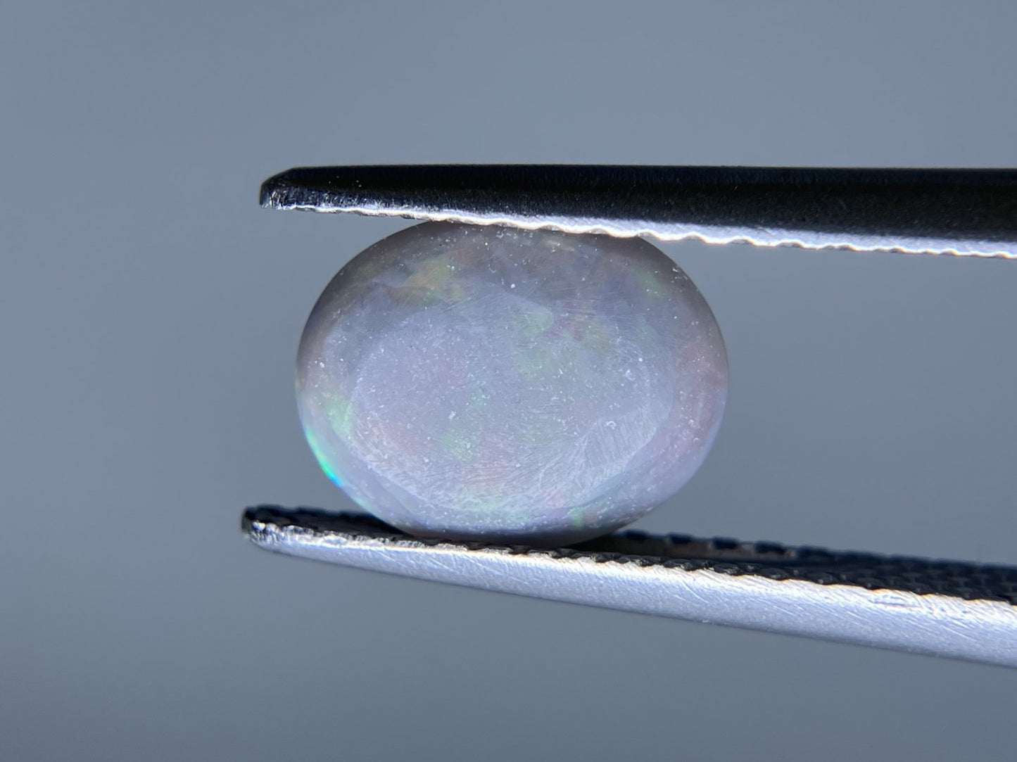ブラックオパール 0.912ct 宝石ソーティング付き 8.1㎜×6.4㎜×2.6㎜ ルース（ 裸石 ） 3284S