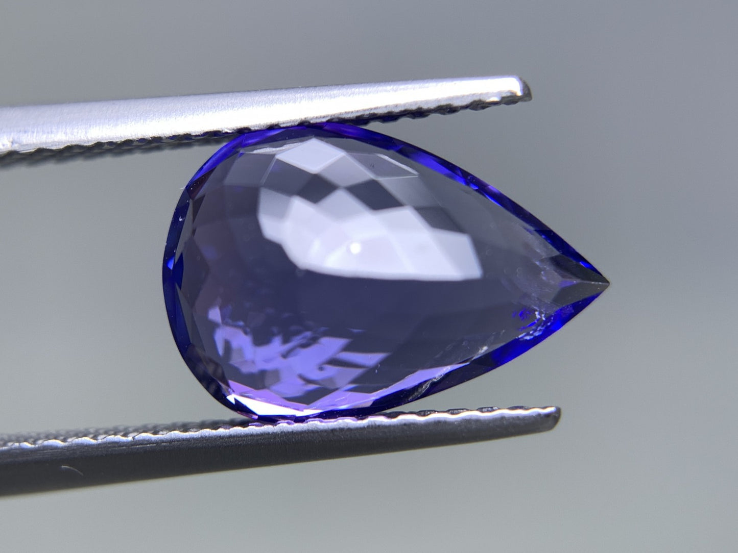 タンザナイト 天然 3.553ct 中央宝石ソーティング付き 12.48㎜×8.58㎜×4.69㎜ ルース（ 裸石 ） 5607Y