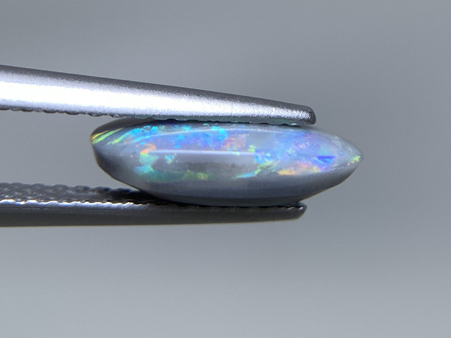 ブラックオパール 天然 1.456ct 中央宝石ソーティング付き 11.1㎜×6.4㎜×3.4㎜ ルース（ 裸石 ） 6884Y