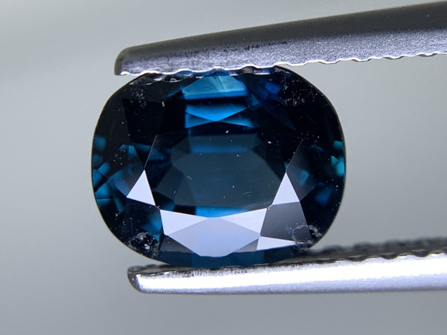 サファイア 天然 1.310ct 宝石ソーティング付き 6.9㎜×5.8㎜×3.6㎜ ルース（ 裸石 ） 1872Y