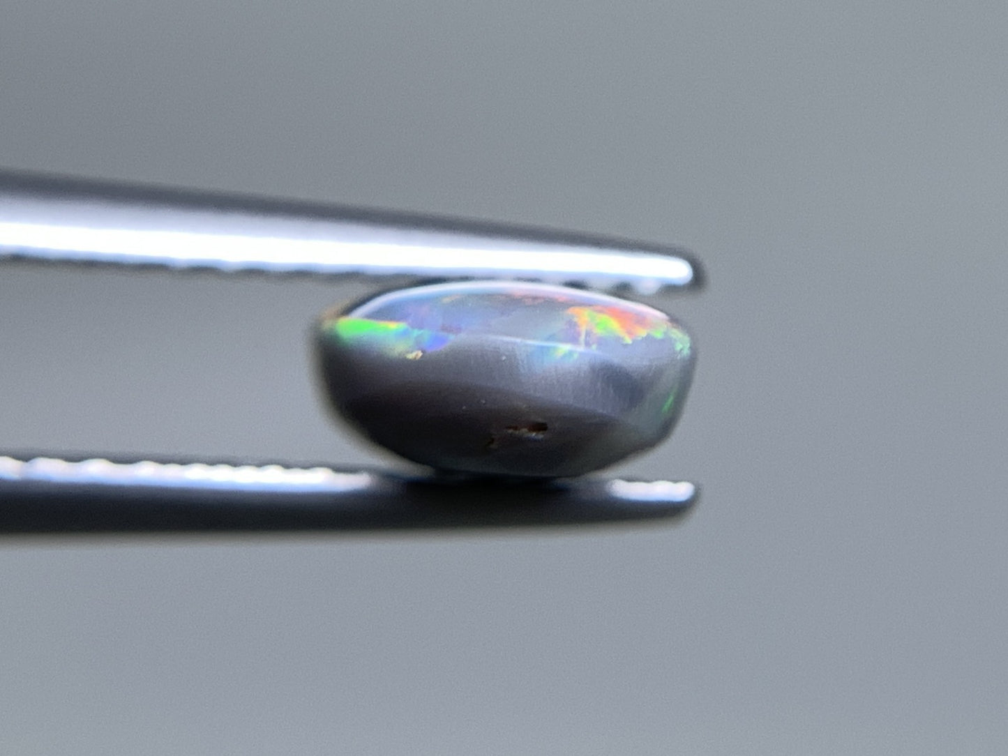 ブラックオパール 天然 1.456ct 中央宝石ソーティング付き 11.1㎜×6.4㎜×3.4㎜ ルース（ 裸石 ） 6884Y