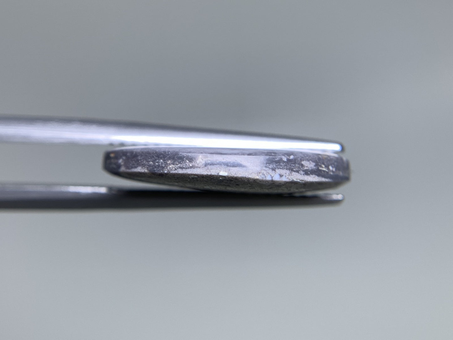 ブラックオパール 天然 4.641ct 中央宝石ソーティング付き 17.4㎜×13.4㎜×3.1㎜ 天然 ルース（ 裸石 ） 5201Y