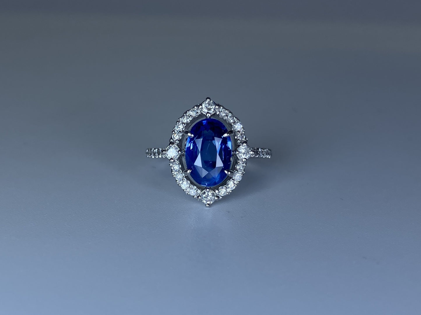 サファイア 3.131ct No heat 非加熱 中央宝石鑑別書付き D0.42ct PT900 5.1g 指輪 （JP12号） サイズ直し無料 9499K