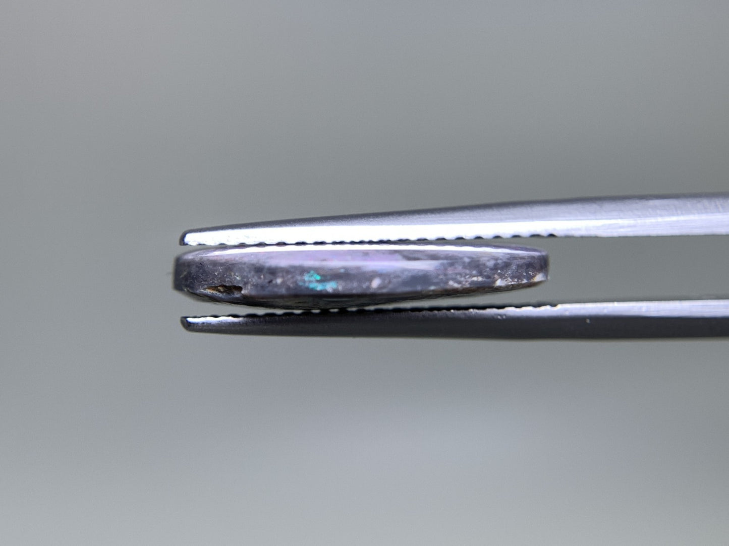 ブラックオパール 天然 4.641ct 中央宝石ソーティング付き 17.4㎜×13.4㎜×3.1㎜ 天然 ルース（ 裸石 ） 5201Y