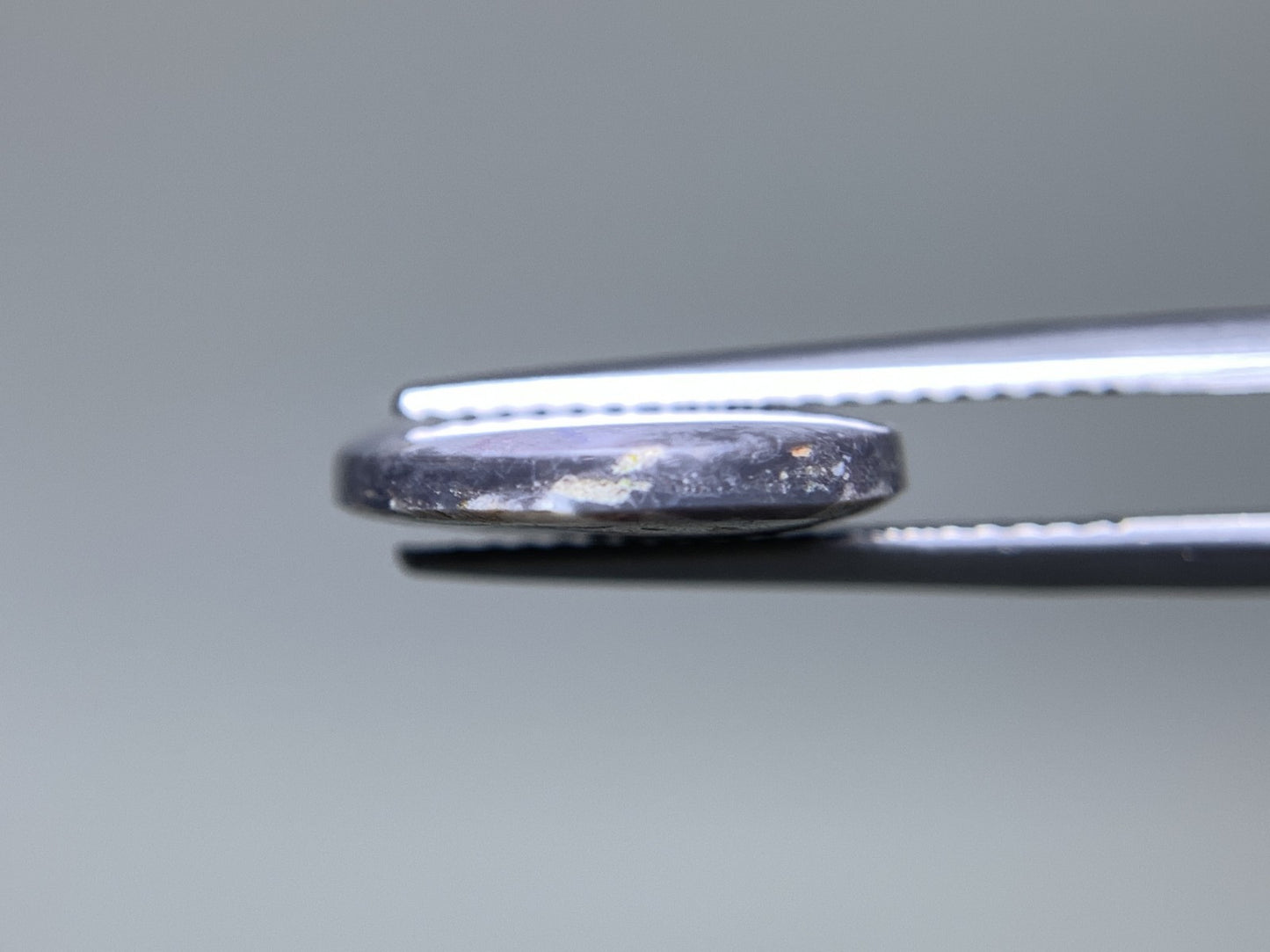 ブラックオパール 天然 4.641ct 中央宝石ソーティング付き 17.4㎜×13.4㎜×3.1㎜ 天然 ルース（ 裸石 ） 5201Y