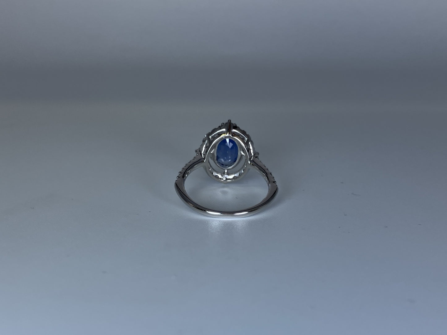 サファイア 3.131ct No heat 非加熱 中央宝石鑑別書付き D0.42ct PT900 5.1g 指輪 （JP12号） サイズ直し無料 9499K