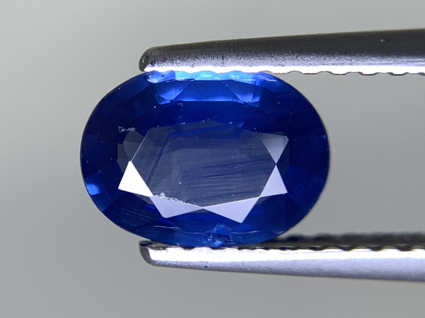 サファイア 天然 1.041ct 宝石ソーティング付き 7.3㎜×5.5㎜×2.7㎜ ルース（ 裸石 ） 2056Y