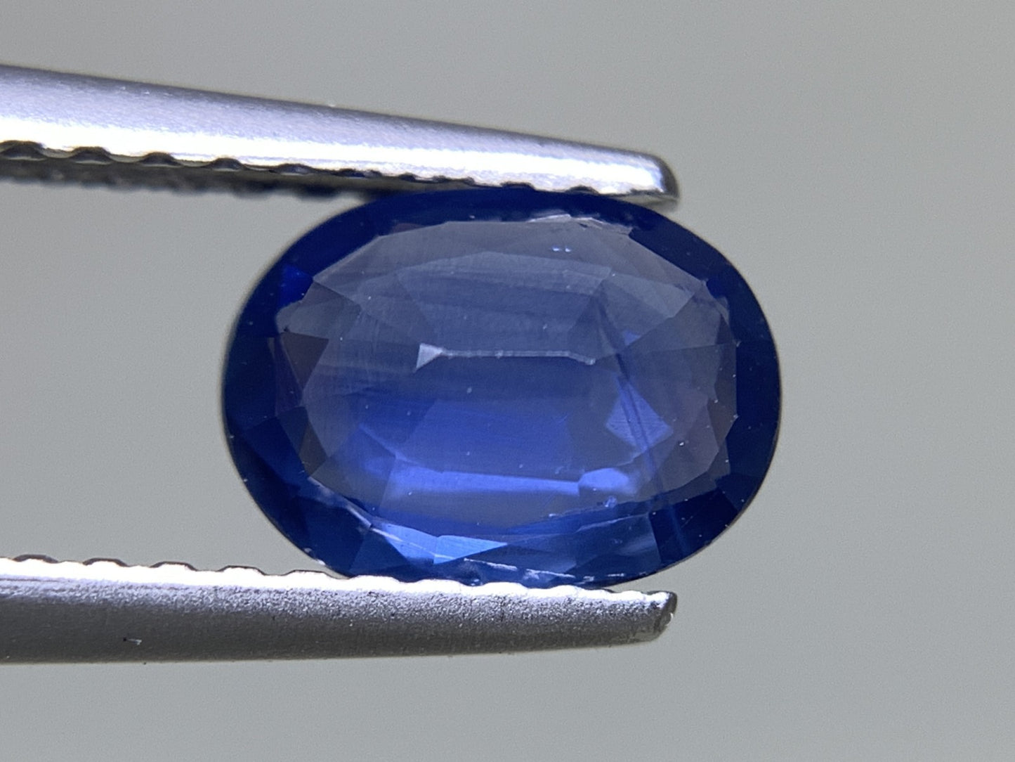 サファイア 天然 1.041ct 宝石ソーティング付き 7.3㎜×5.5㎜×2.7㎜ ルース（ 裸石 ） 2056Y