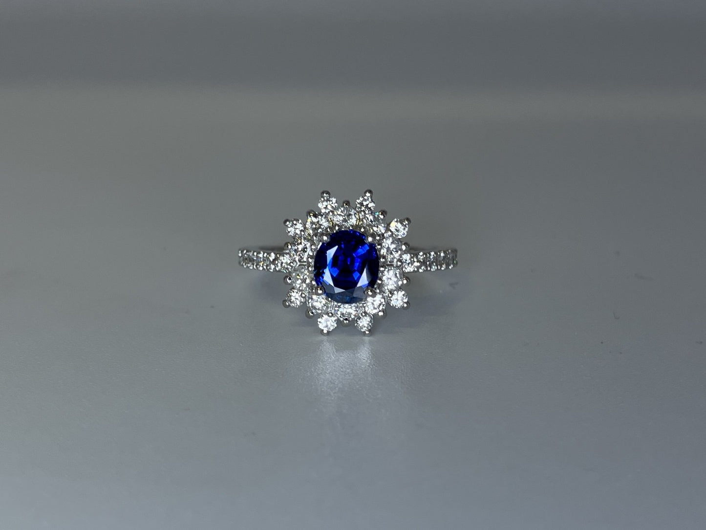 サファイア 1.03ct ロイヤルブルー royal blue AIGS鑑別書 D0.95ct PT900 5.6g 指輪 （JP13号） サイズ直し無料 7725K