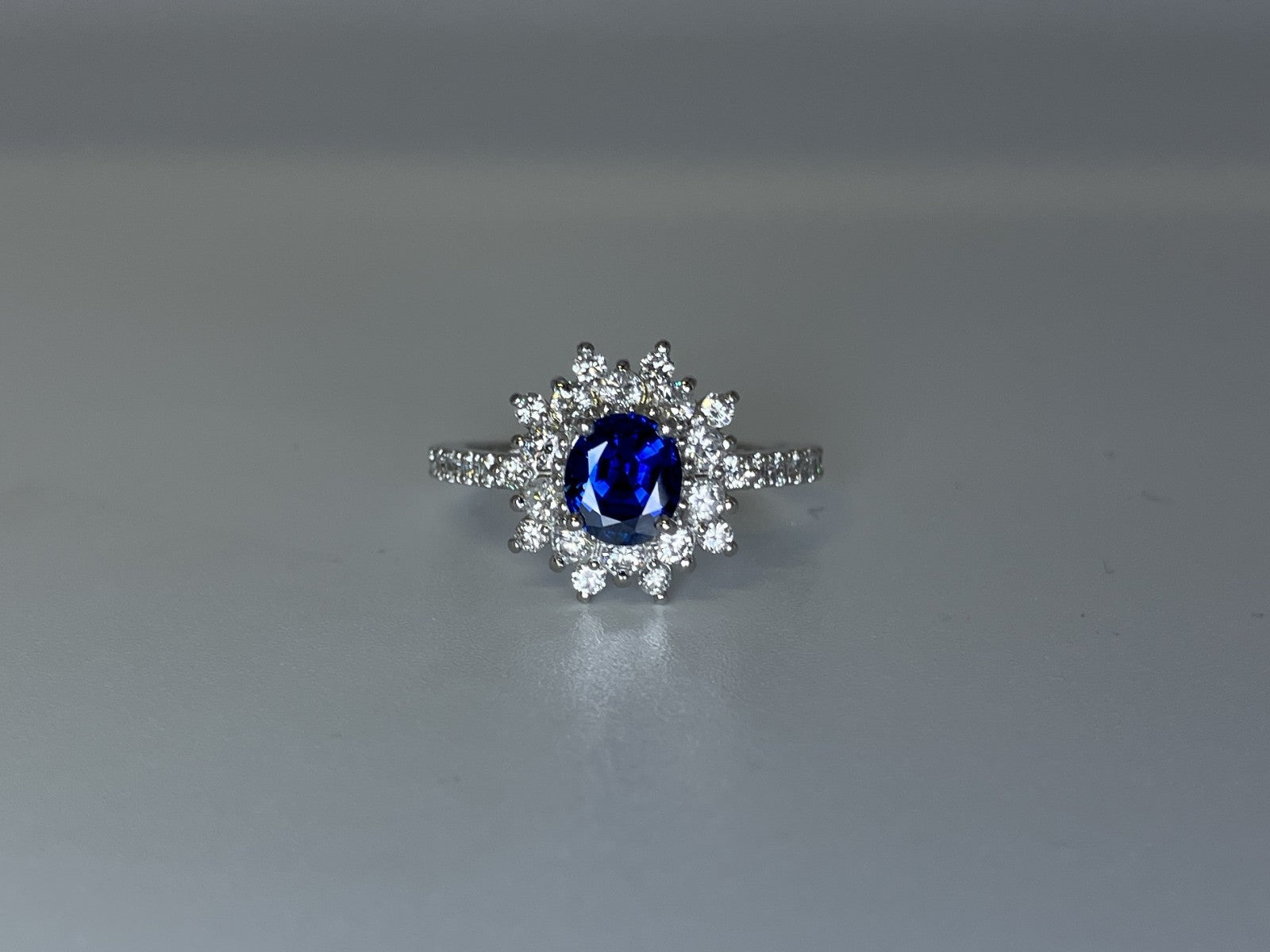 サファイア 1.03ct ロイヤルブルー royal blue AIGS鑑別書 D0.95ct PT900 5.6g 指輪 （JP13号） サイズ直し無料 7725K