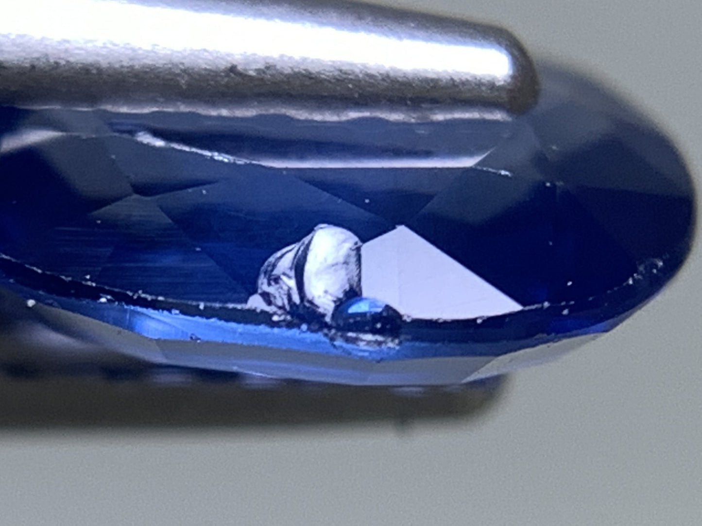 サファイア 天然 1.041ct 宝石ソーティング付き 7.3㎜×5.5㎜×2.7㎜ ルース（ 裸石 ） 2056Y