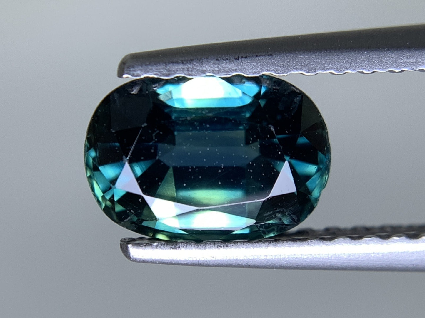 サファイア 天然 1.482ct 宝石ソーティング付き 7.3㎜×5.3㎜×3.8㎜ ルース（ 裸石 ） 2060Y