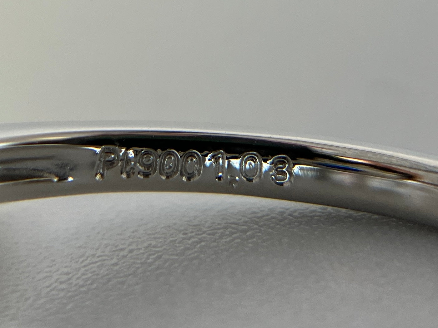 サファイア 1.03ct ロイヤルブルー royal blue AIGS鑑別書 D0.95ct PT900 5.6g 指輪 （JP13号） サイズ直し無料 7725K