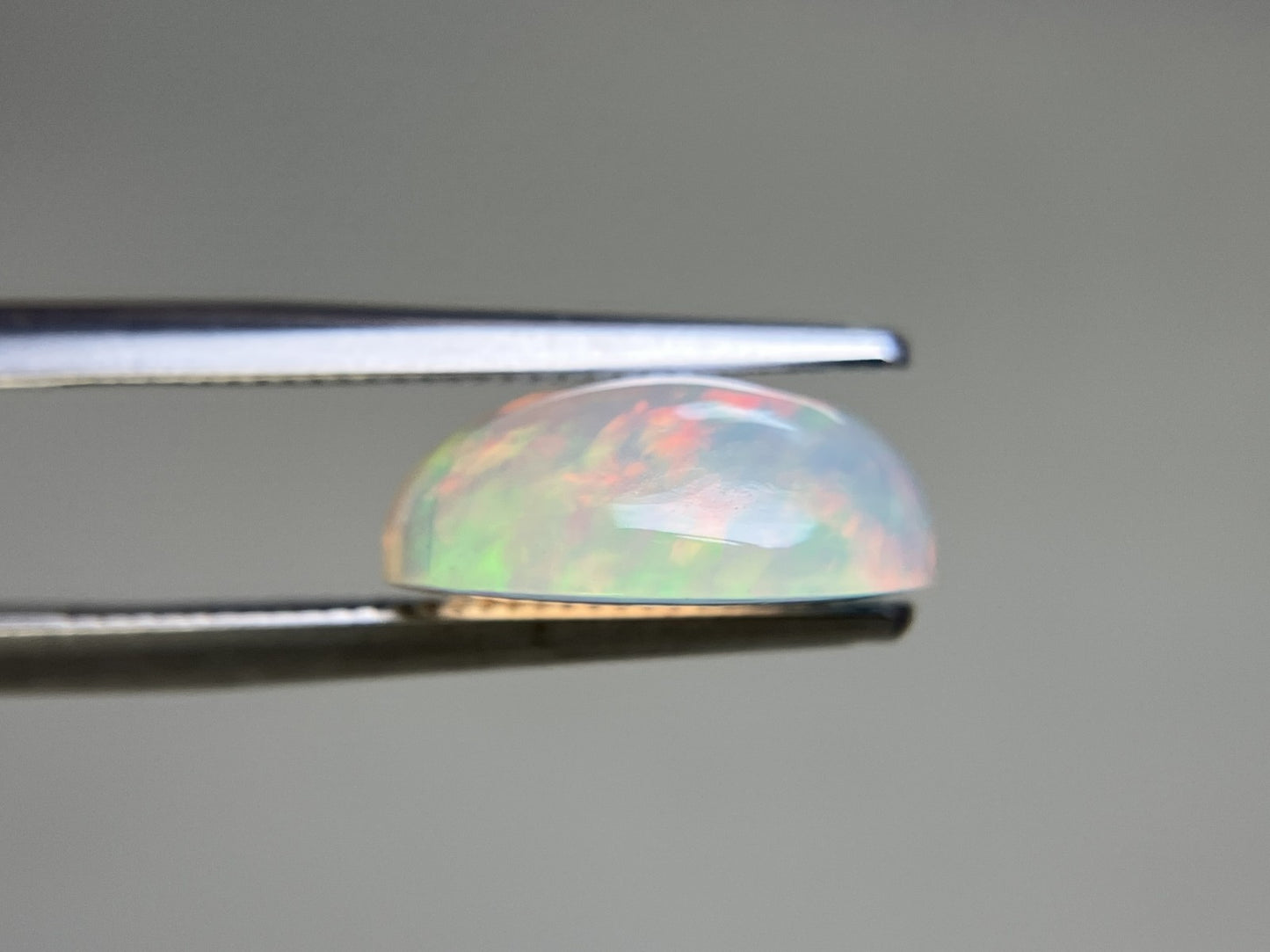 オパール 3.062ct  宝石ソーティング付き  12.2㎜×9.3㎜×5.0㎜  天然 ルース（ 裸石 ） 4415YY