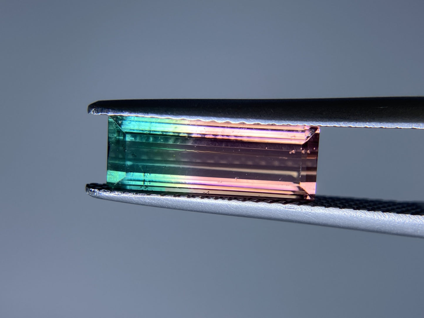 バイカラートルマリン 2.101ct 宝石ソーティング付き 12.4㎜×4.5㎜×3.7㎜ ルース（ 裸石 ） 3216S