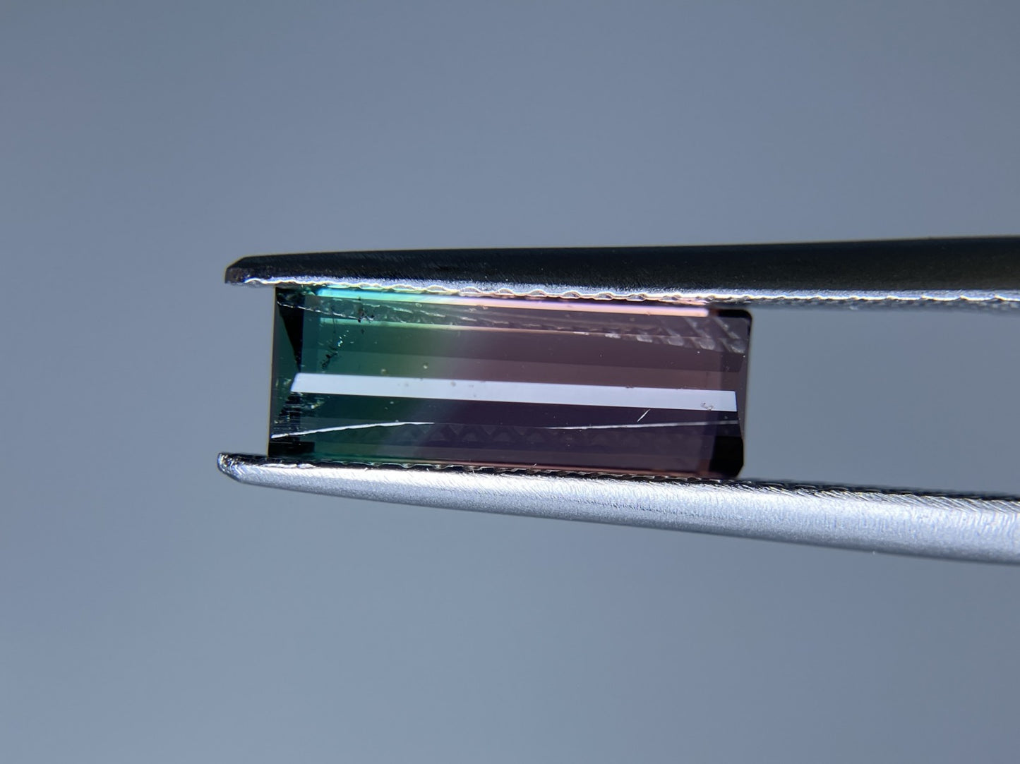 バイカラートルマリン 2.101ct 宝石ソーティング付き 12.4㎜×4.5㎜×3.7㎜ ルース（ 裸石 ） 3216S