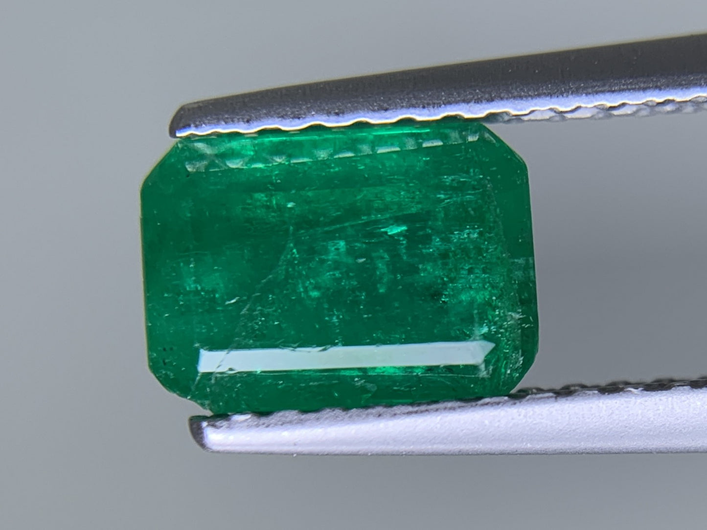 エメラルド 天然  1.357ct  中央宝石ソーティング付き  7.48㎜×5.30㎜×4.21㎜  ルース（ 裸石 ） 6053Y