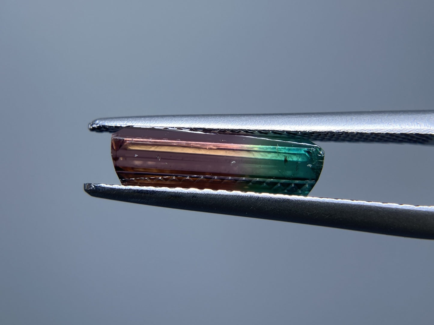 バイカラートルマリン 2.101ct 宝石ソーティング付き 12.4㎜×4.5㎜×3.7㎜ ルース（ 裸石 ） 3216S