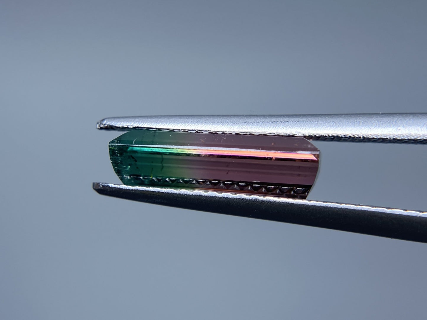 バイカラートルマリン 2.101ct 宝石ソーティング付き 12.4㎜×4.5㎜×3.7㎜ ルース（ 裸石 ） 3216S
