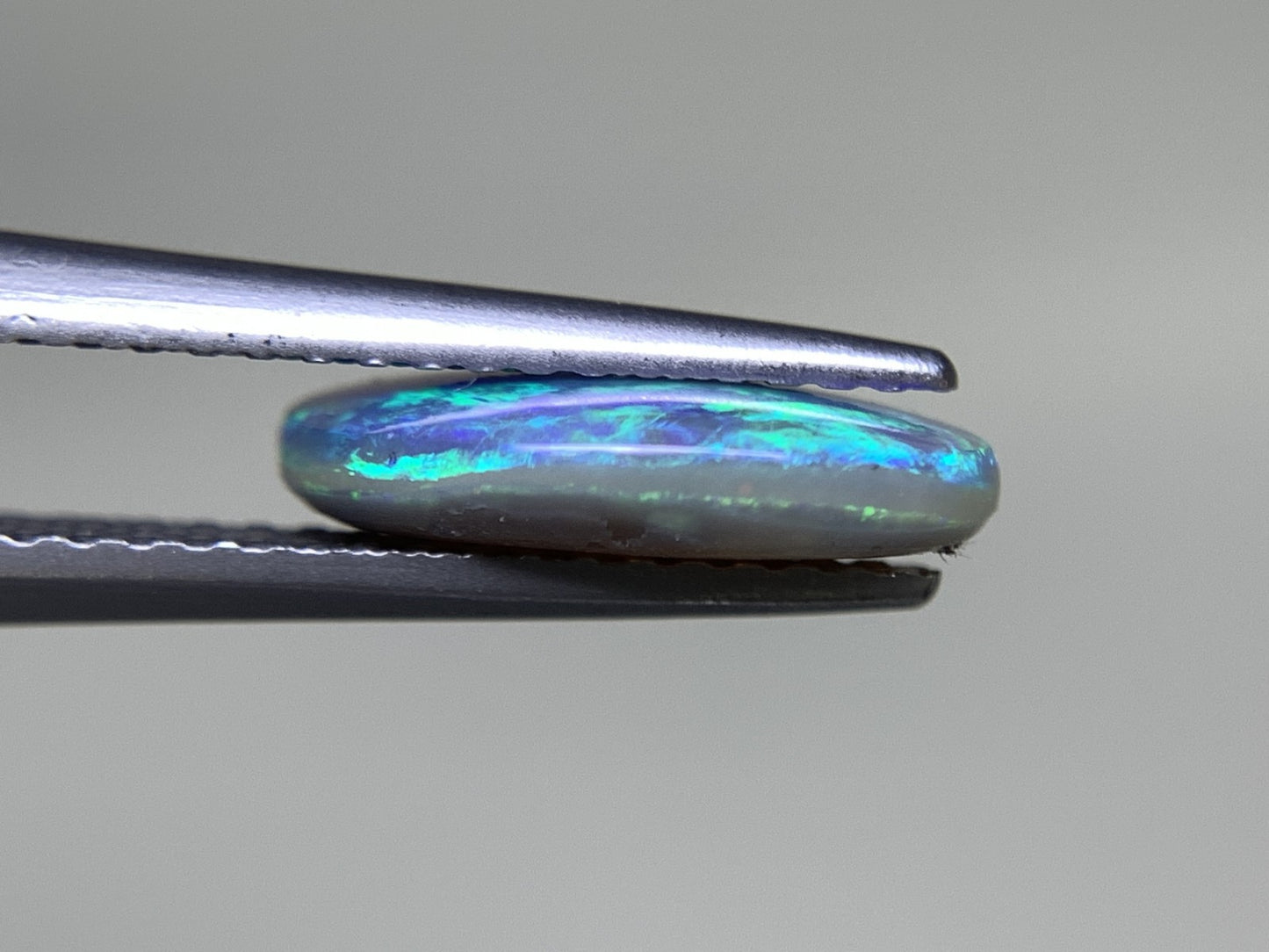 ブラックオパール 1.655ct 宝石ソーティング付き  11.4㎜×7.9㎜×2.7㎜  ルース（ 裸石 ） 3067Y