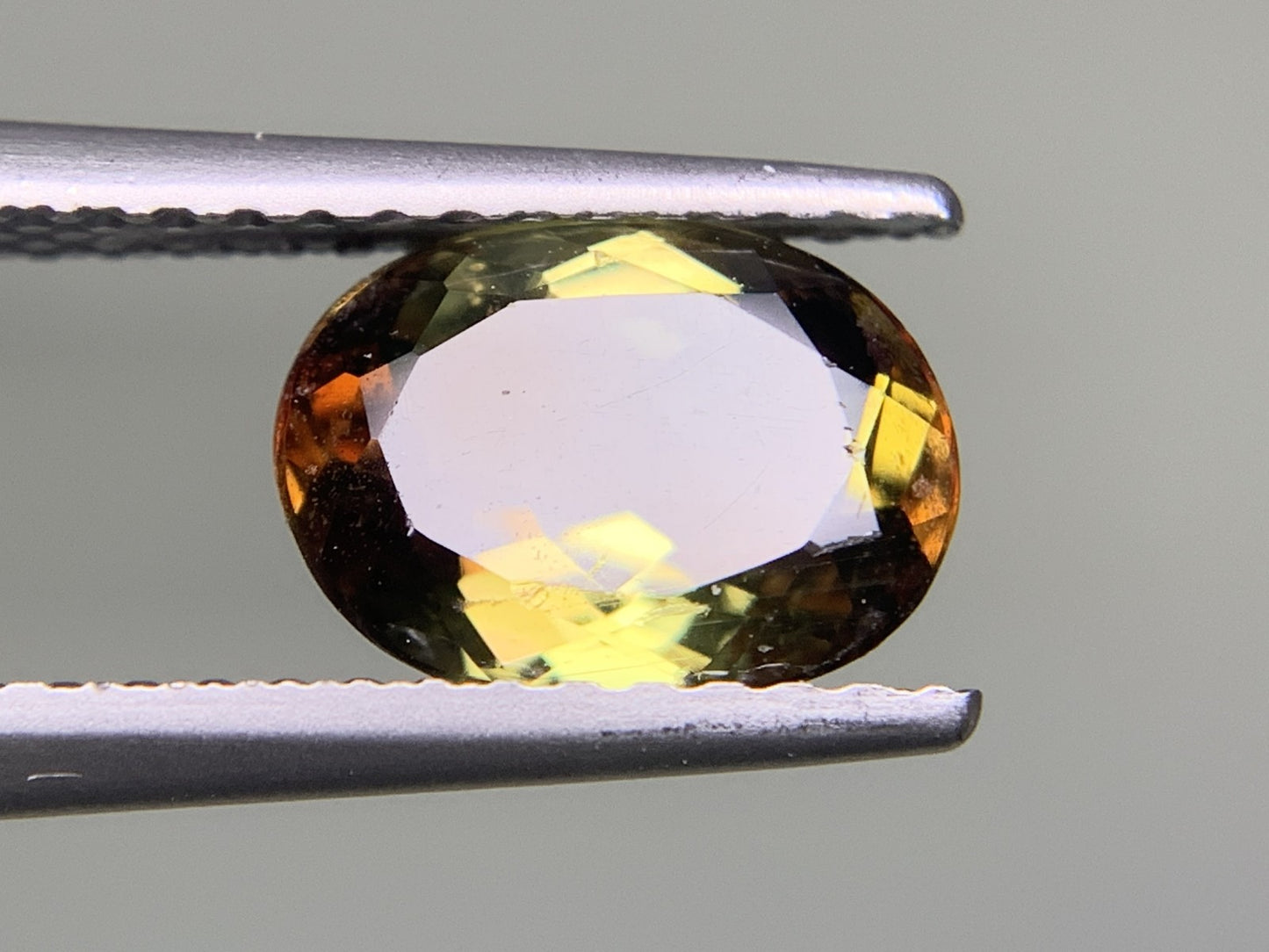 アンダルサイト 1.458ct  宝石ソーティング付き  8.3㎜×6.2㎜×3.8㎜  ルース（ 裸石 ） ( アンダリュサイト ) 2074Y