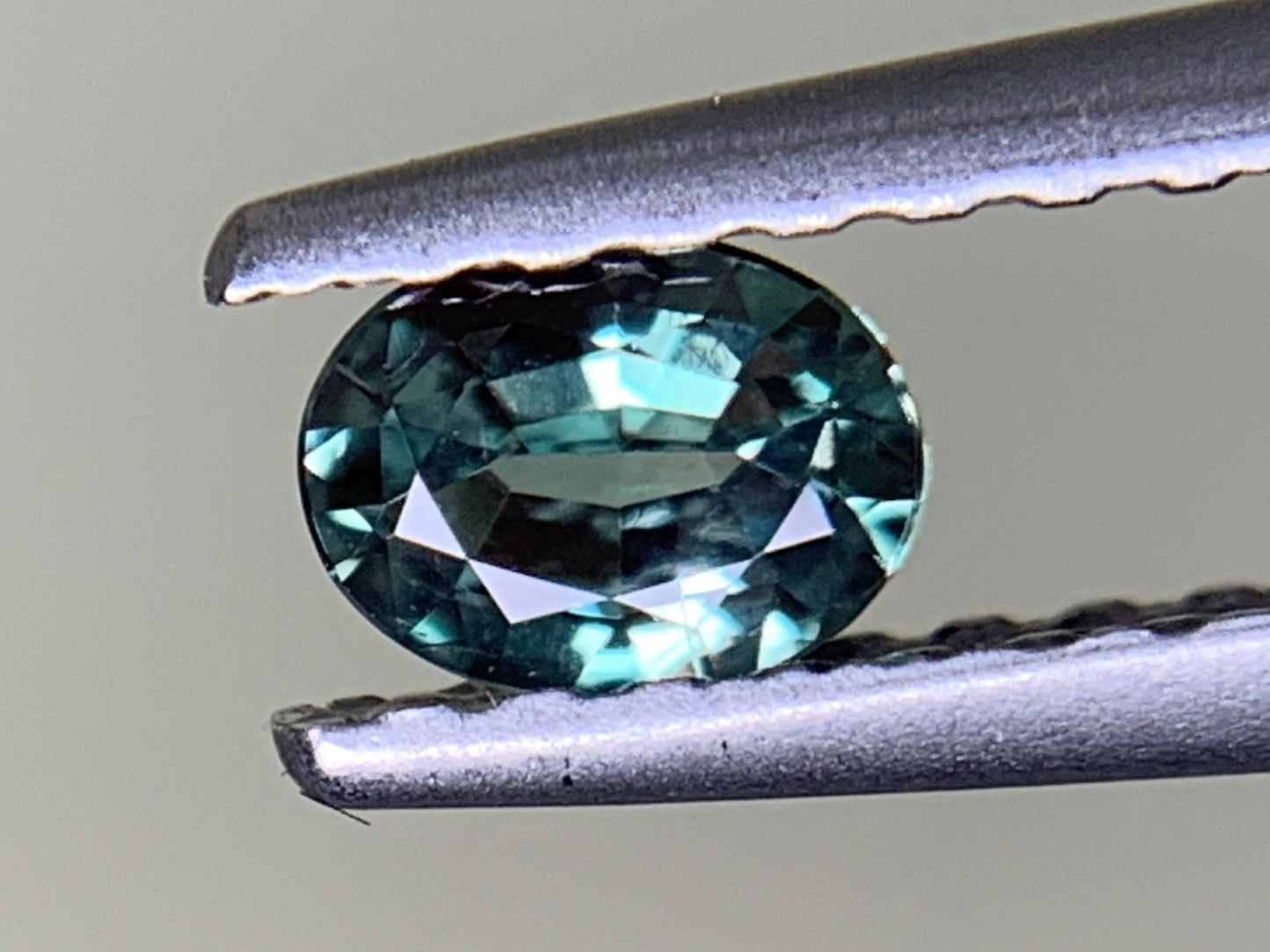 アレキサンドライト 0.174ct  中央宝石ソーティング付き  4.23㎜×3.18㎜×1.77㎜  ルース（ 裸石 ） 3814Y