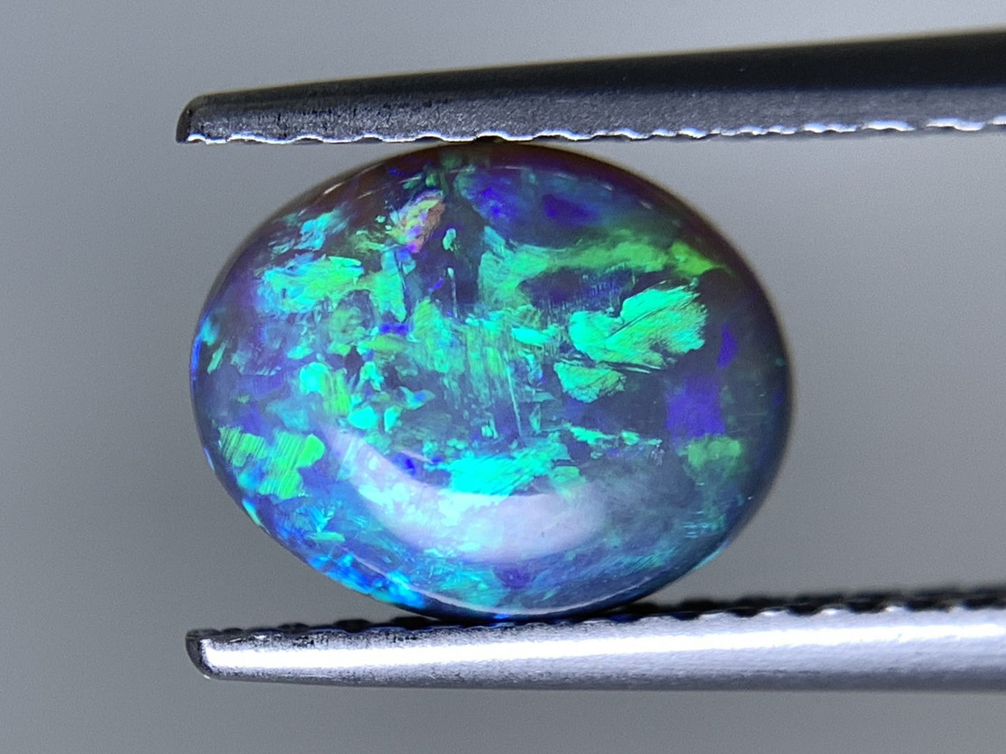 ブラックオパール 天然 1.571ct 宝石ソーティング付き 8.7㎜×6.9㎜×4.3㎜ ルース（ 裸石 ） 7005Y