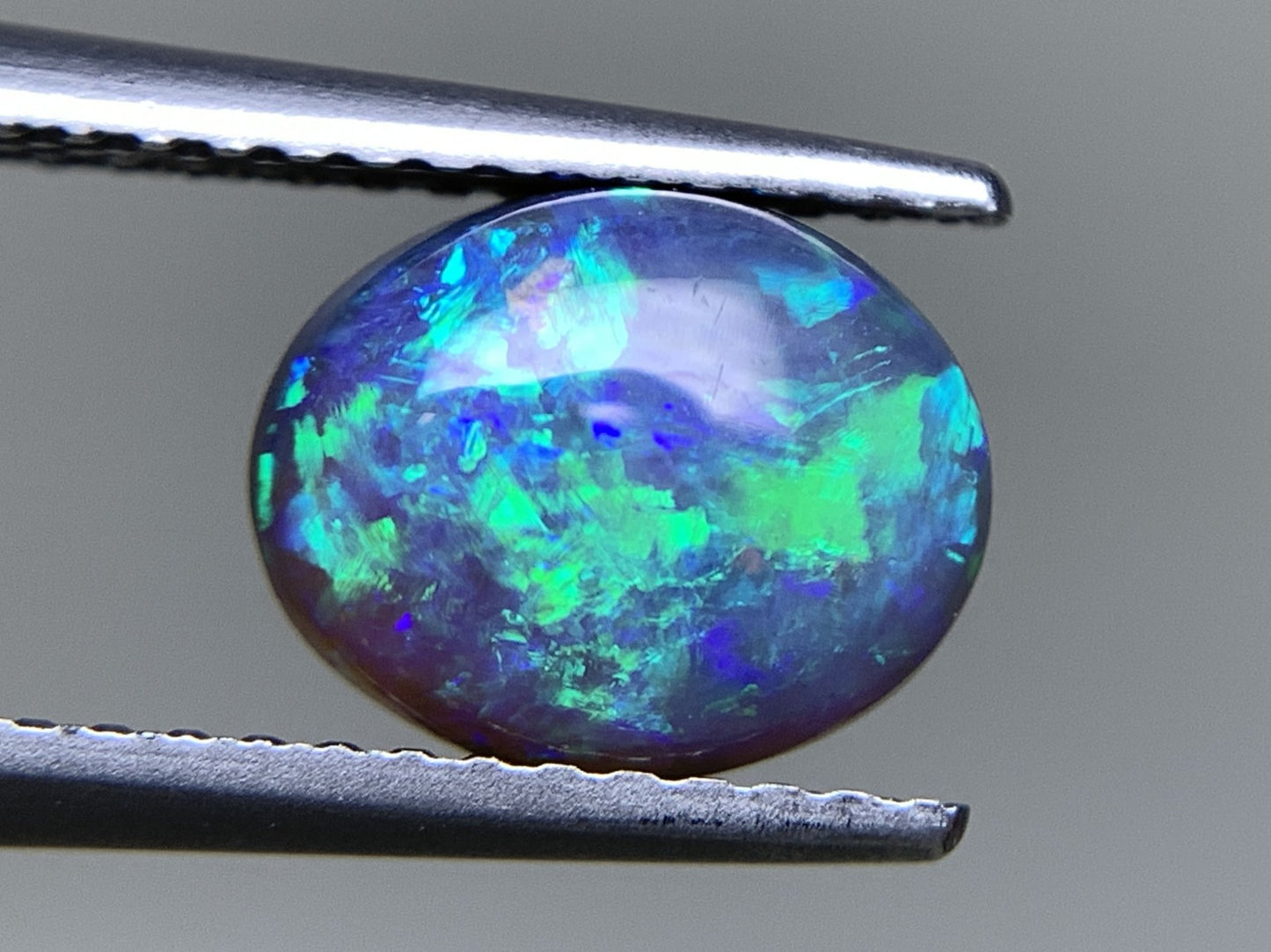 ブラックオパール 天然 1.571ct 宝石ソーティング付き 8.7㎜×6.9㎜×4.3㎜ ルース（ 裸石 ） 7005Y