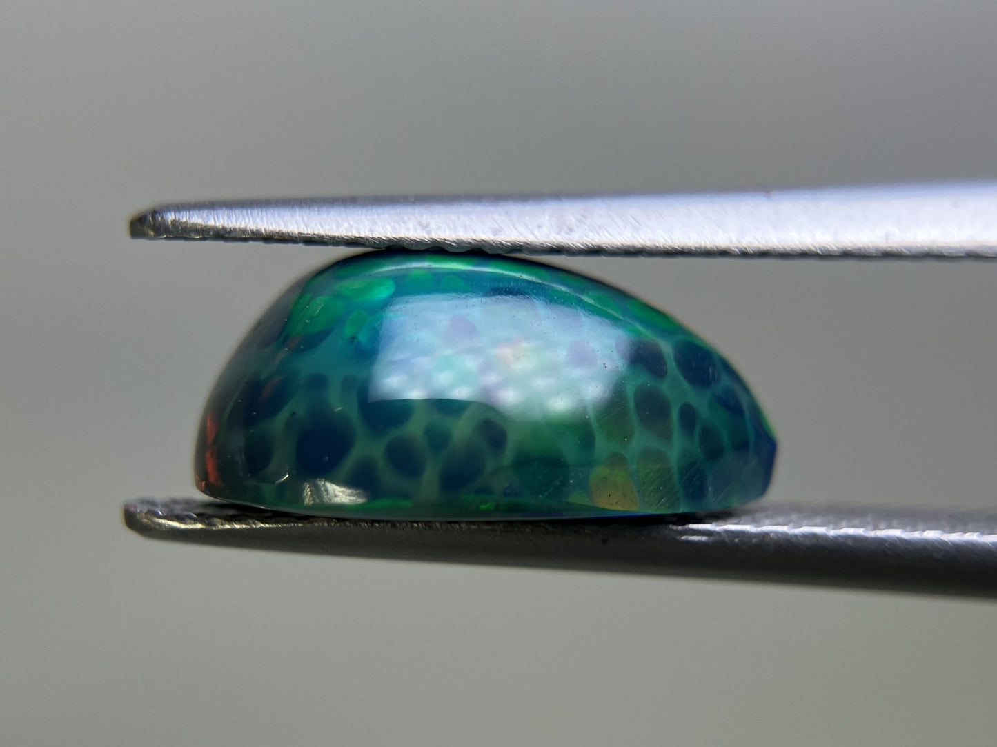 ハニカムブラックオパール（黒色化） 3.119ct 宝石ソーティング付き  12.7㎜×8.7㎜×5.8㎜  ルース（ 裸石 ） 3412YY