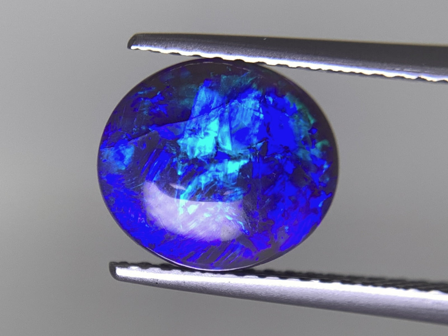 ブラックオパール 2.261ct 宝石ソーティング付き  9.7㎜×8.5㎜×4.7㎜  ルース（ 裸石 ） 3085Y