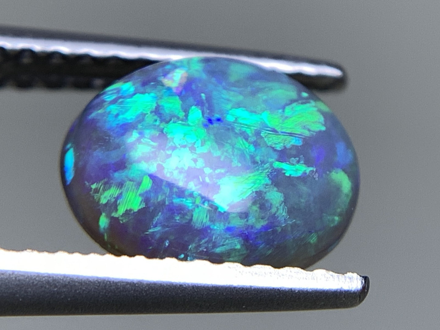ブラックオパール 天然 1.571ct 宝石ソーティング付き 8.7㎜×6.9㎜×4.3㎜ ルース（ 裸石 ） 7005Y