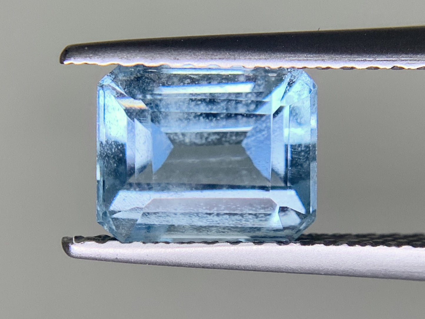 アクアマリン 1.841ct  宝石ソーティング付き  7.7㎜×6.6㎜×4.8㎜  ルース（ 裸石 ） 2016Y