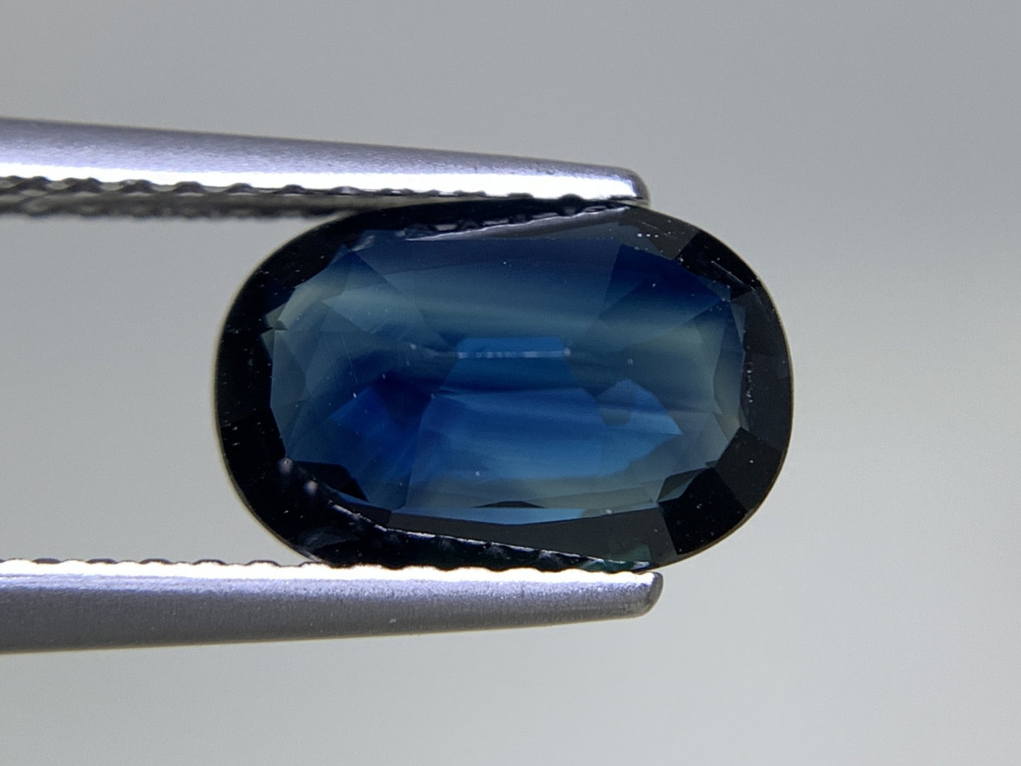 サファイア 天然 2.048ct 宝石ソーティング付き 9.7㎜×6.6㎜×3.2㎜ ルース（ 裸石 ） 2250Y