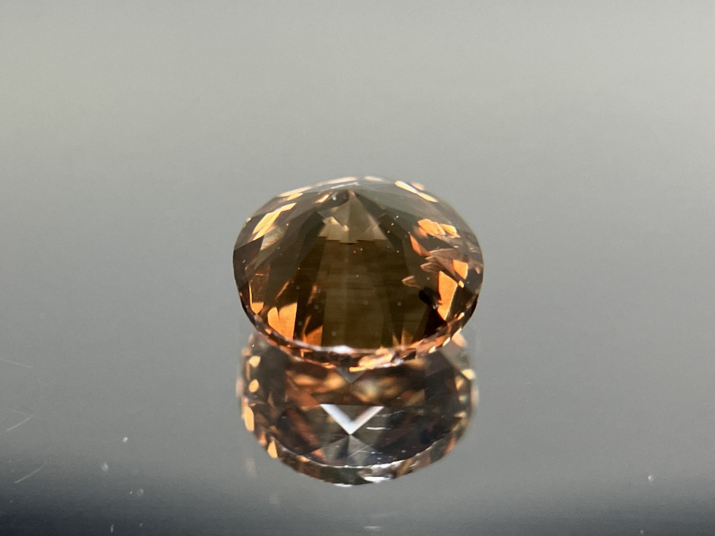 ダイヤモンド　天然 1.026ct 中央宝石ソーティング付き FANCY DARK BROWN 5.99㎜×6.14㎜×3.97㎜ 天然 ルース（ 裸石 ） 8529S