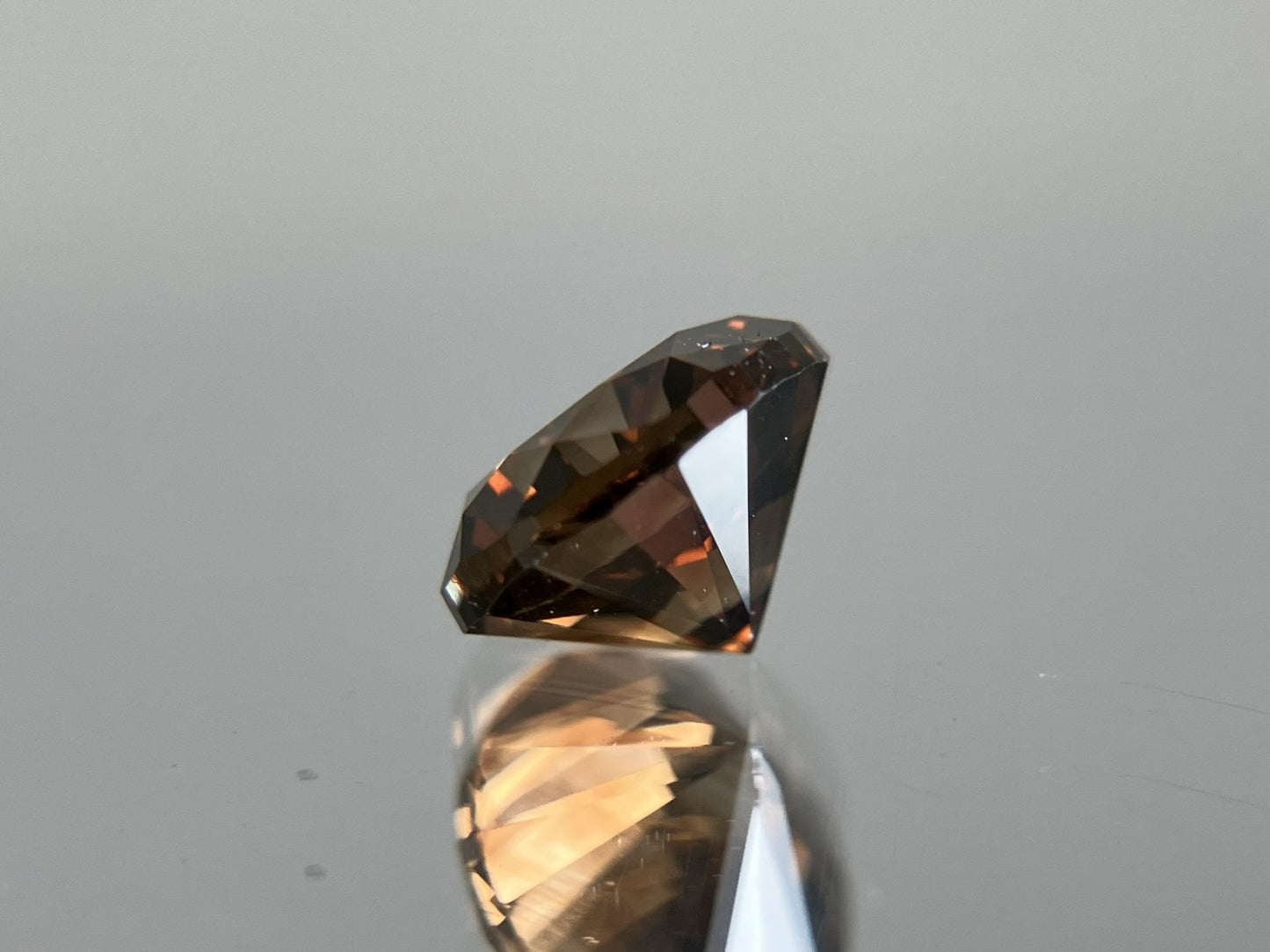 ダイヤモンド　天然 1.026ct 中央宝石ソーティング付き FANCY DARK BROWN 5.99㎜×6.14㎜×3.97㎜ 天然 ルース（ 裸石 ） 8529S