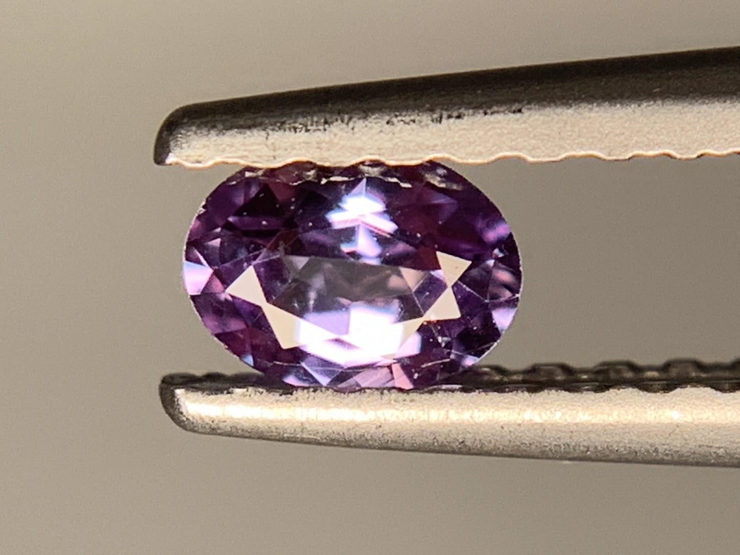 アレキサンドライト 0.194ct  中央宝石ソーティング付き  4.22㎜×3.16㎜×1.96㎜  ルース（ 裸石 ） 3813Y