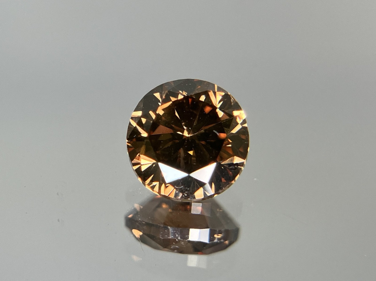 ダイヤモンド　天然 1.026ct 中央宝石ソーティング付き FANCY DARK BROWN 5.99㎜×6.14㎜×3.97㎜ 天然 ルース（ 裸石 ） 8529S