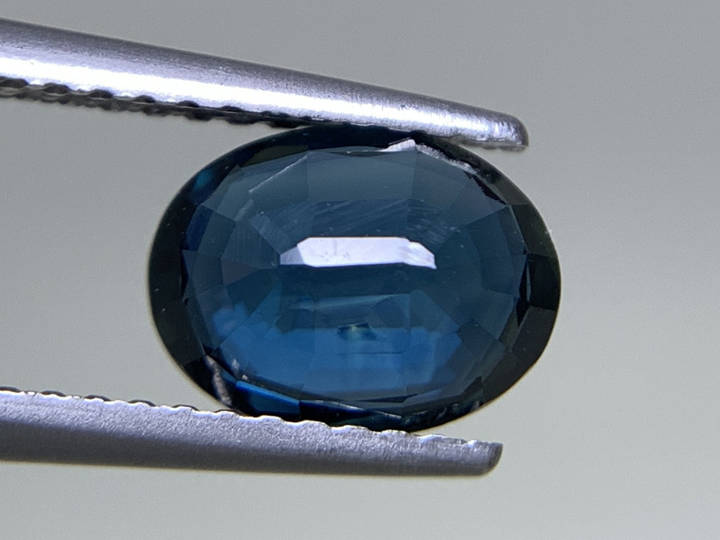 サファイア 天然 1.614ct 宝石ソーティング付き 8.1㎜×6.2㎜×3.2㎜ ルース（ 裸石 ） 2030Y