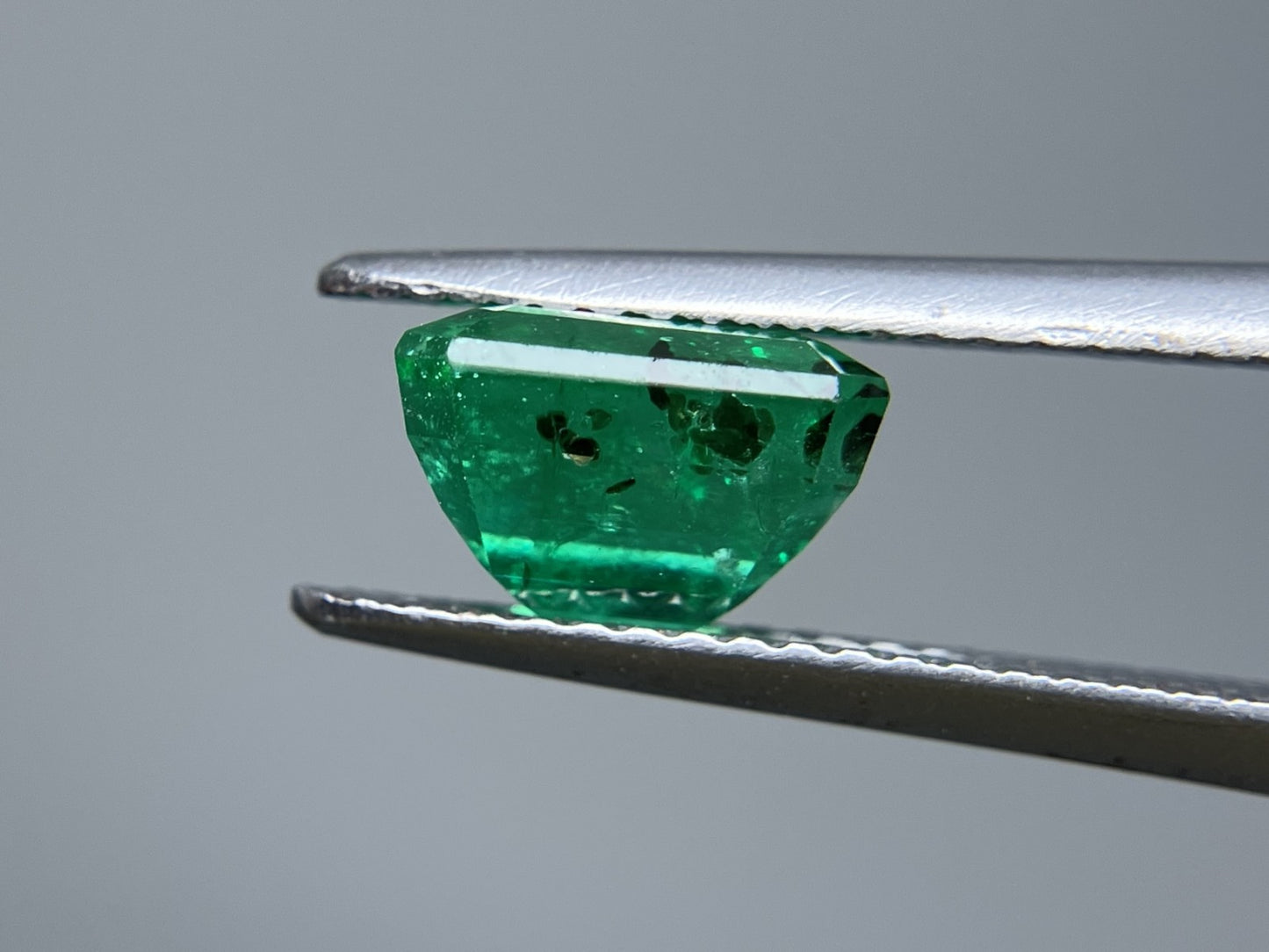 エメラルド 2.008ct 宝石ソーティング付き 7.8㎜×6.0㎜×5.2㎜ ルース（ 裸石 ） 3423S