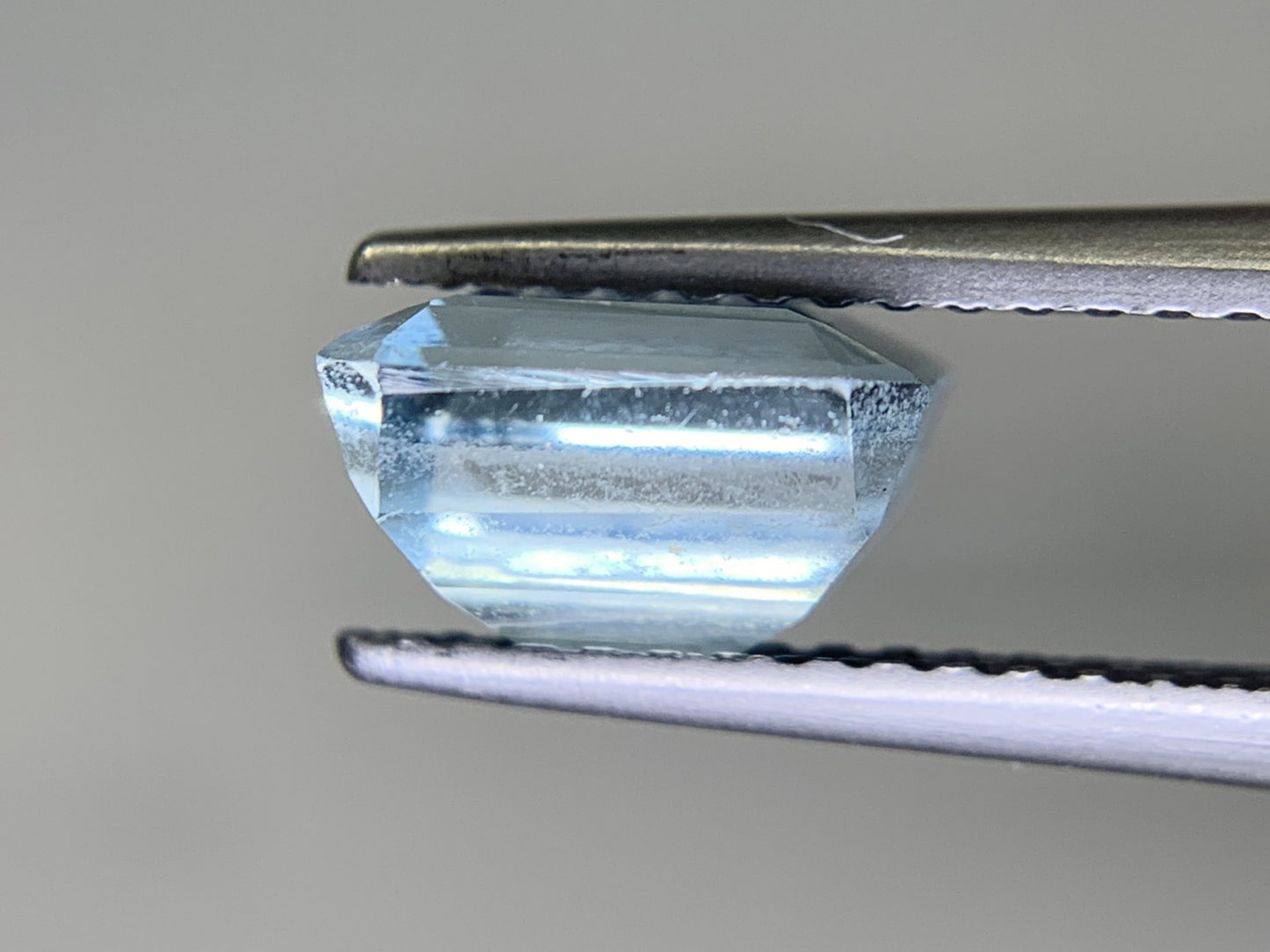 アクアマリン 1.841ct  宝石ソーティング付き  7.7㎜×6.6㎜×4.8㎜  ルース（ 裸石 ） 2016Y