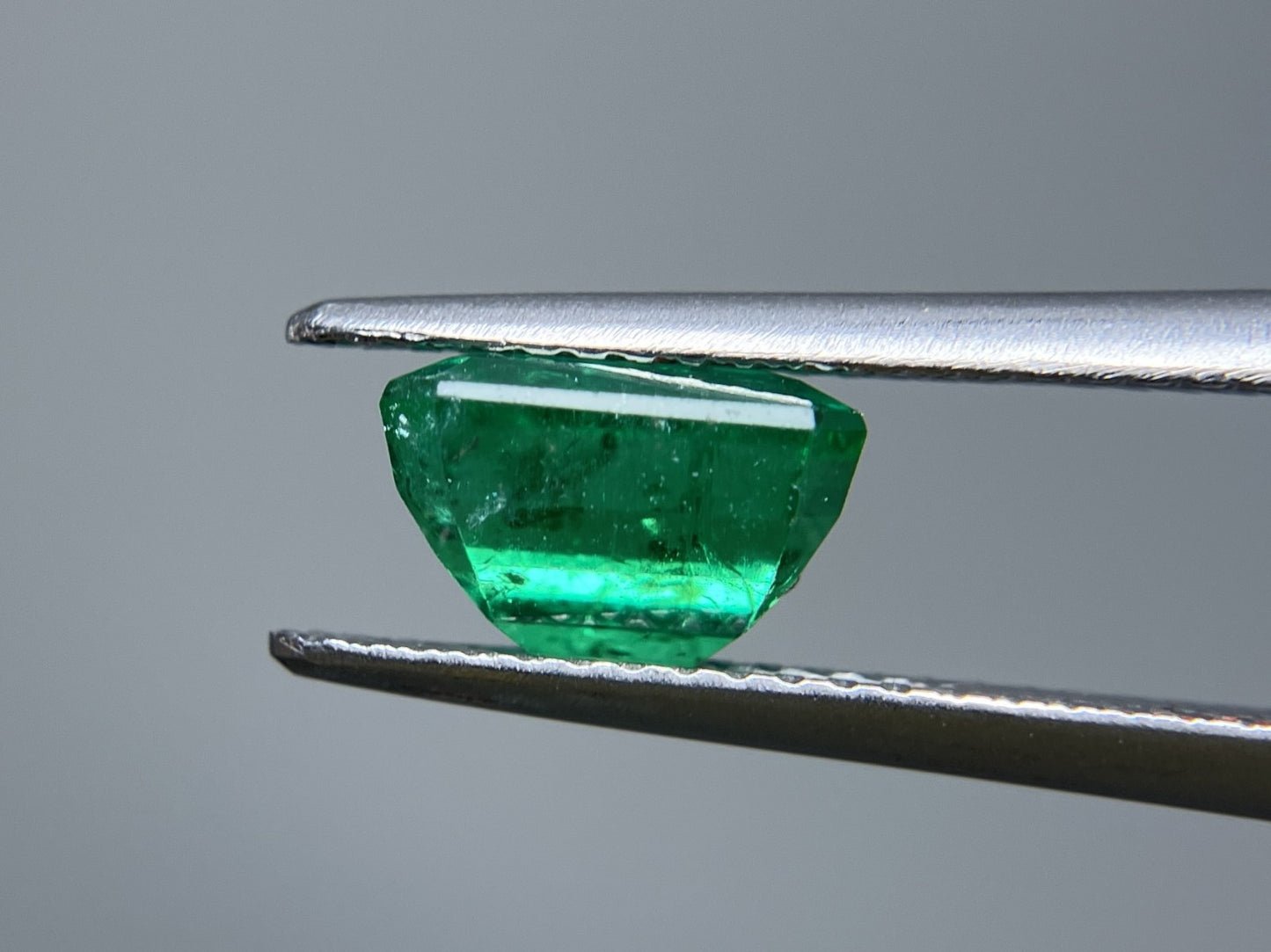 エメラルド 2.008ct 宝石ソーティング付き 7.8㎜×6.0㎜×5.2㎜ ルース（ 裸石 ） 3423S