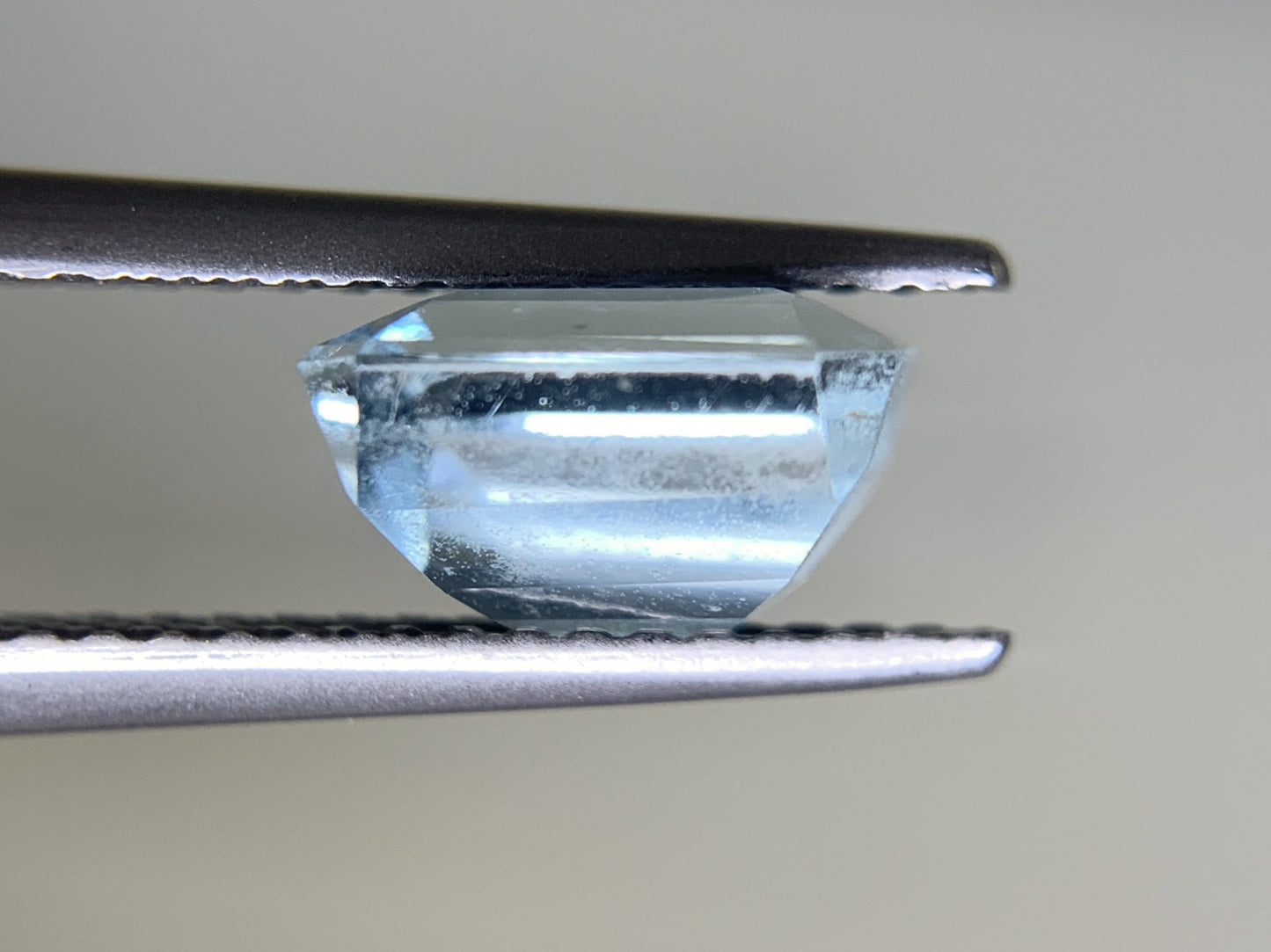 アクアマリン 1.841ct  宝石ソーティング付き  7.7㎜×6.6㎜×4.8㎜  ルース（ 裸石 ） 2016Y