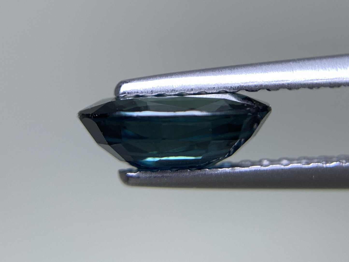 サファイア 天然 1.614ct 宝石ソーティング付き 8.1㎜×6.2㎜×3.2㎜ ルース（ 裸石 ） 2030Y