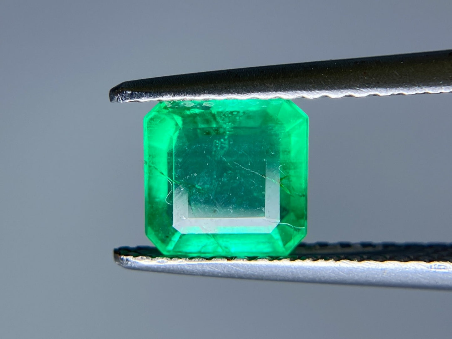 エメラルド 1.303ct 宝石ソーティング付き 6.3㎜×6.2㎜×3.8㎜ ルース（ 裸石 ） 3424S