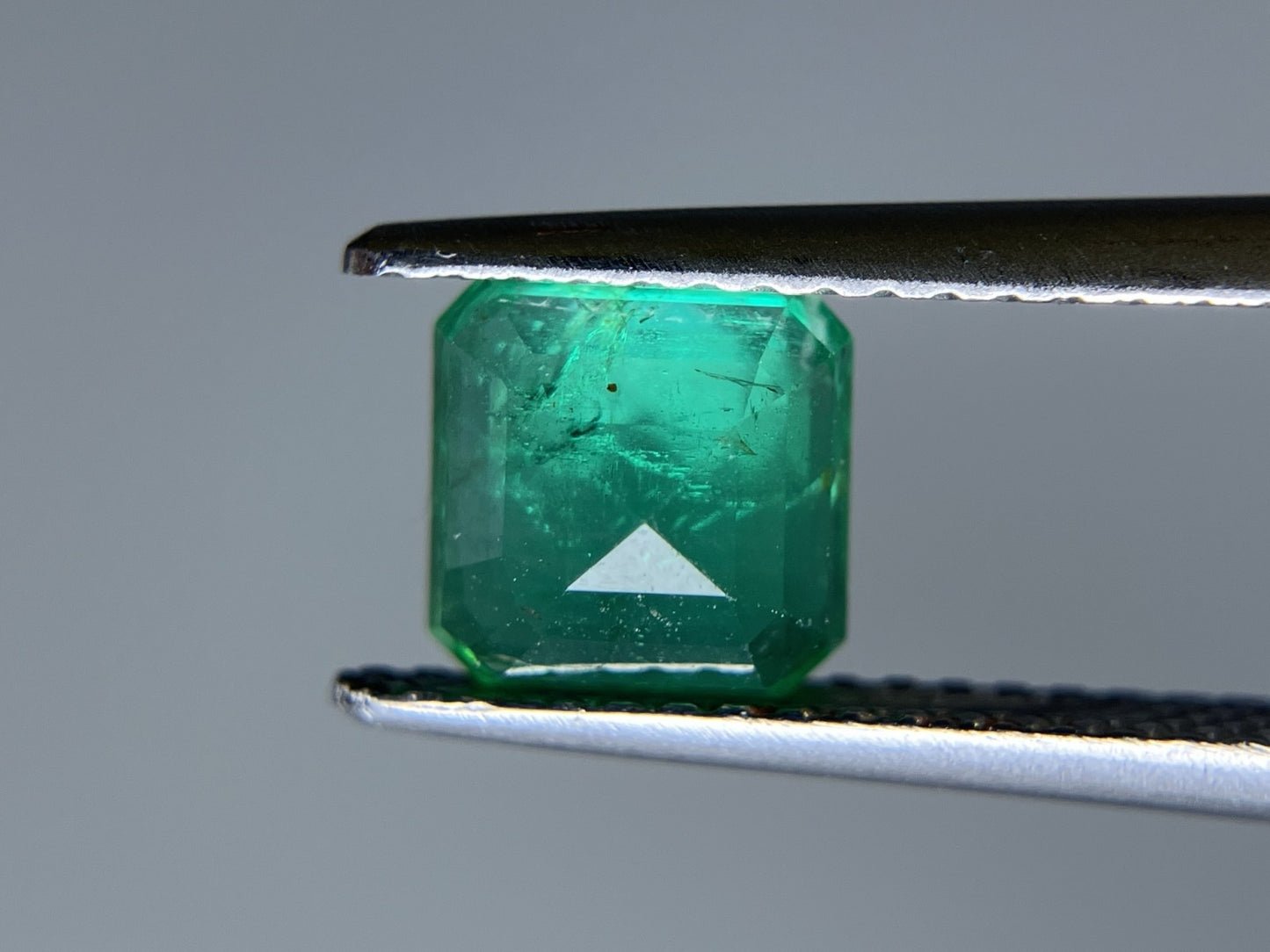 エメラルド 1.303ct 宝石ソーティング付き 6.3㎜×6.2㎜×3.8㎜ ルース（ 裸石 ） 3424S