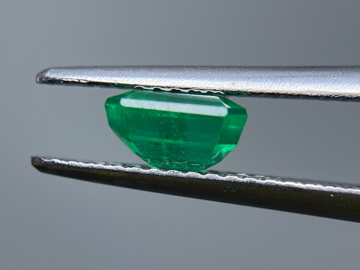 エメラルド 1.303ct 宝石ソーティング付き 6.3㎜×6.2㎜×3.8㎜ ルース（ 裸石 ） 3424S