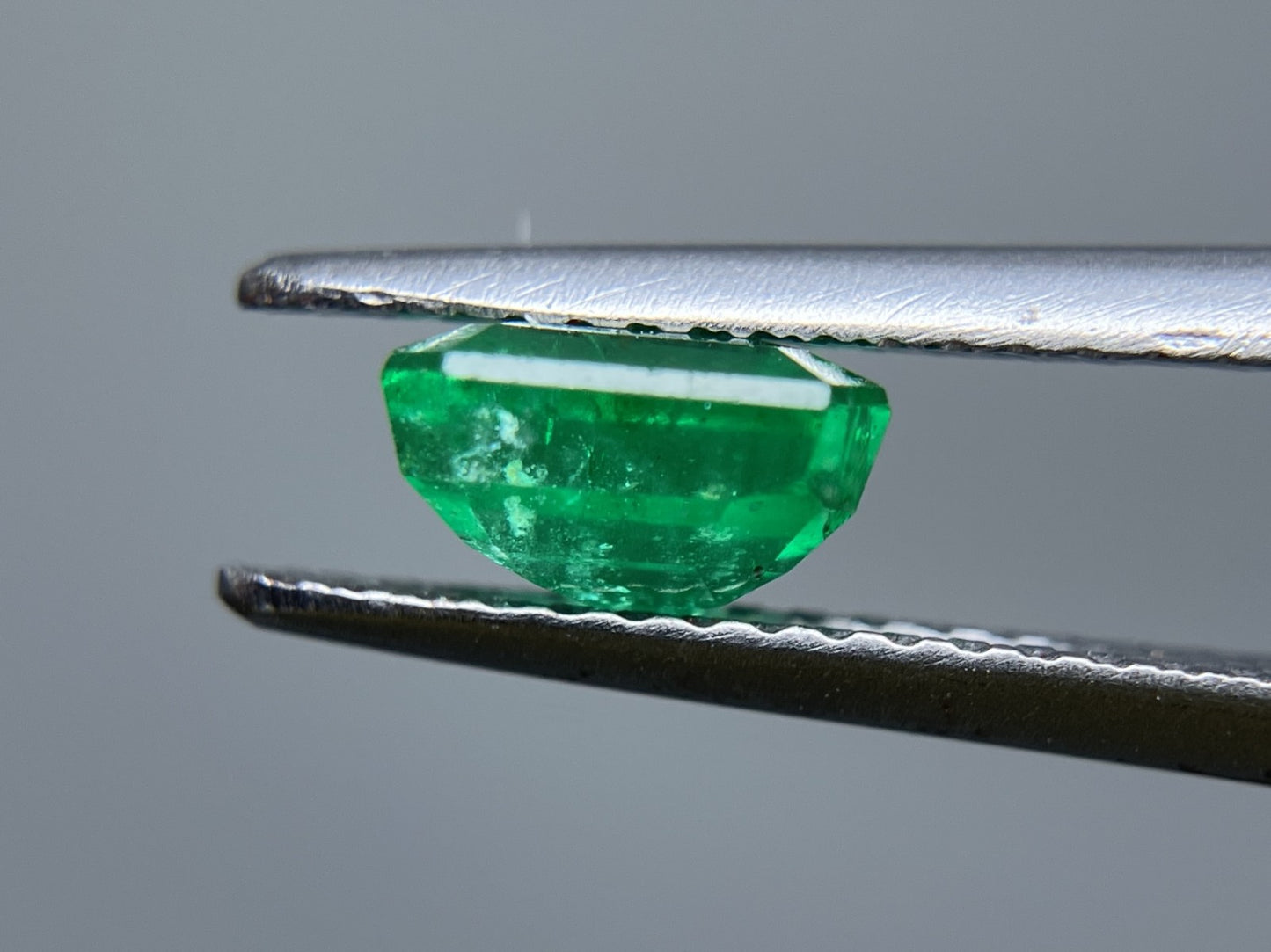 エメラルド 1.303ct 宝石ソーティング付き 6.3㎜×6.2㎜×3.8㎜ ルース（ 裸石 ） 3424S