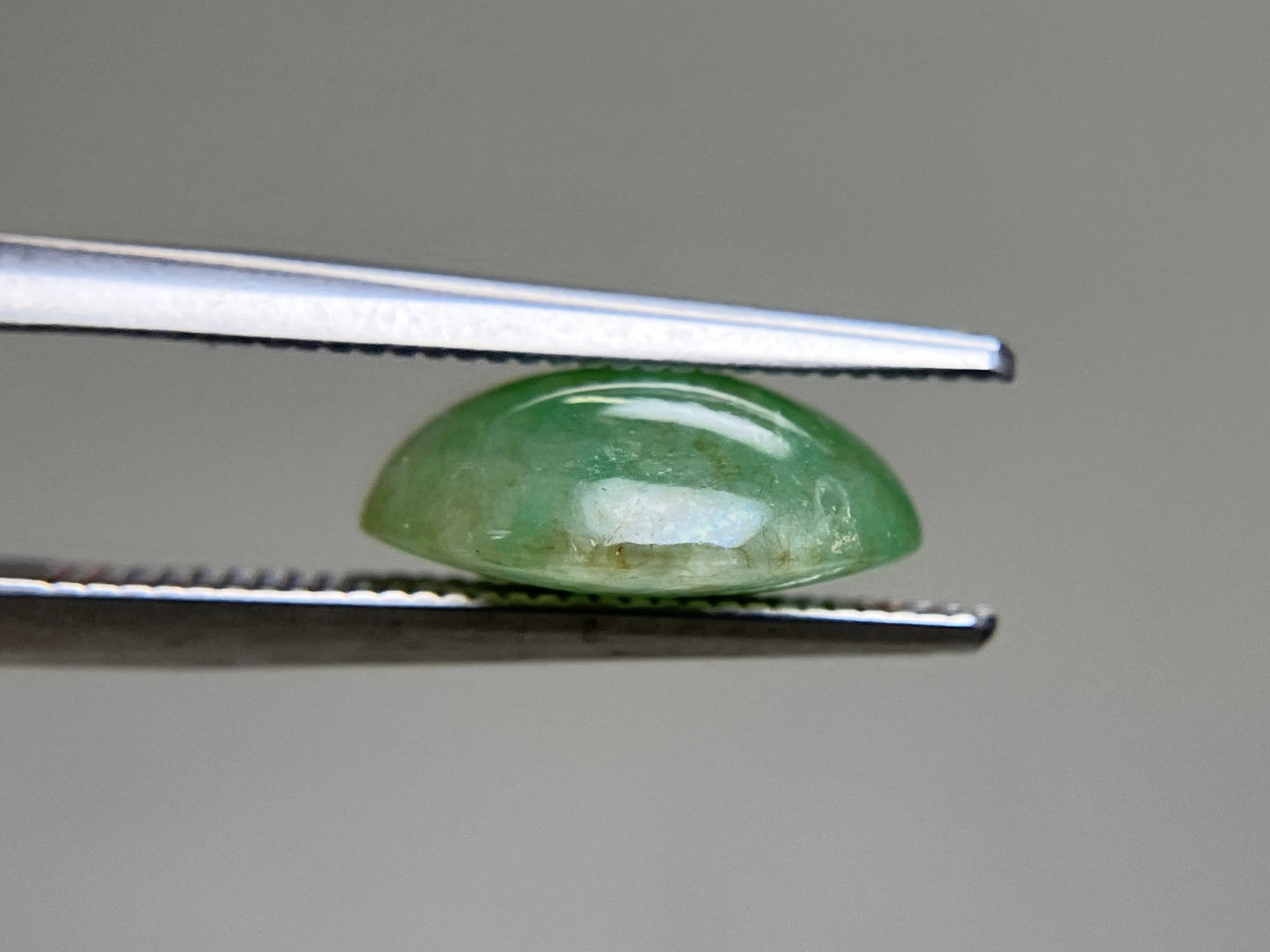 ひすい（ヒスイ 翡翠） 3.756ct 宝石ソーティング付き 11.2㎜×8.8㎜×4.5㎜ ルース（ 裸石 ） 4659YY