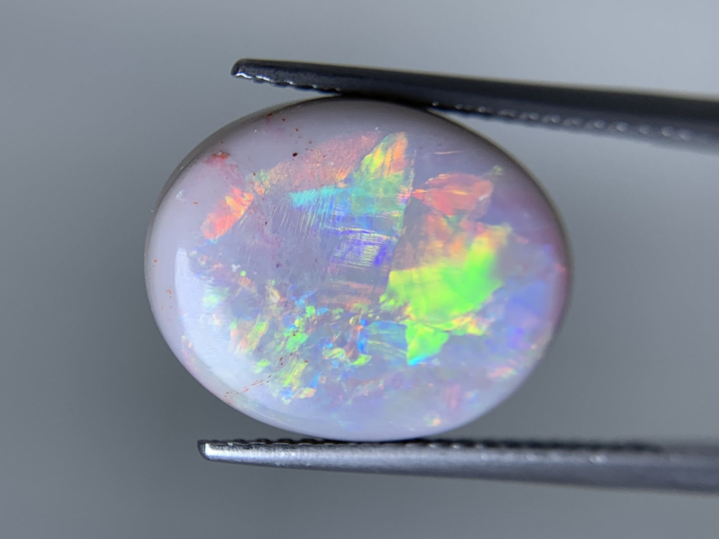 オパール 天然 6.135ct 中央宝石ソーティング付き 15.5㎜×12.4㎜×4.7㎜ ルース（ 裸石 ） 6019Y