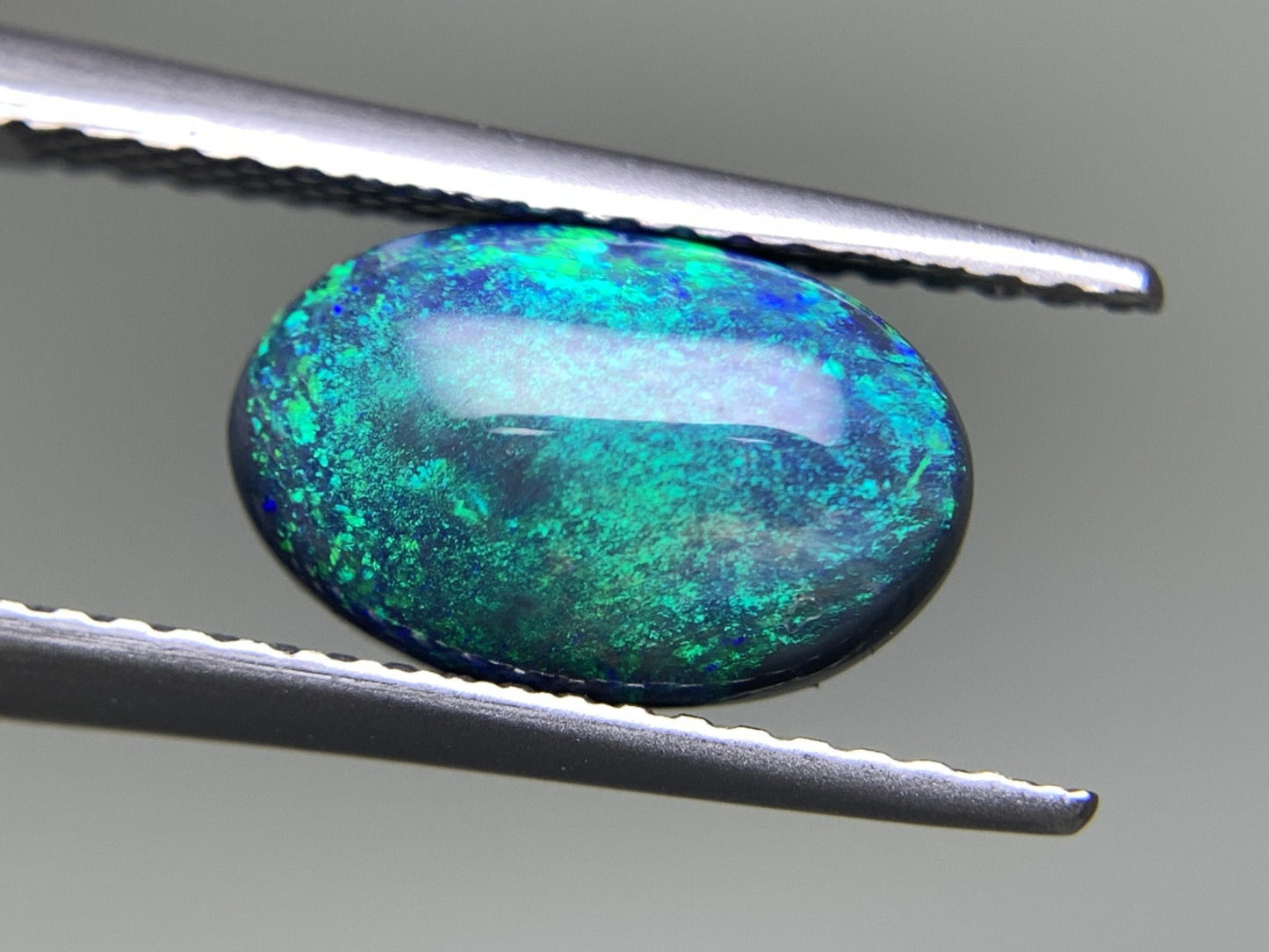 ブラックオパール 2.175ct 宝石ソーティング付き  10.8㎜×6.9㎜×4.5㎜  ルース（ 裸石 ） 2599Y